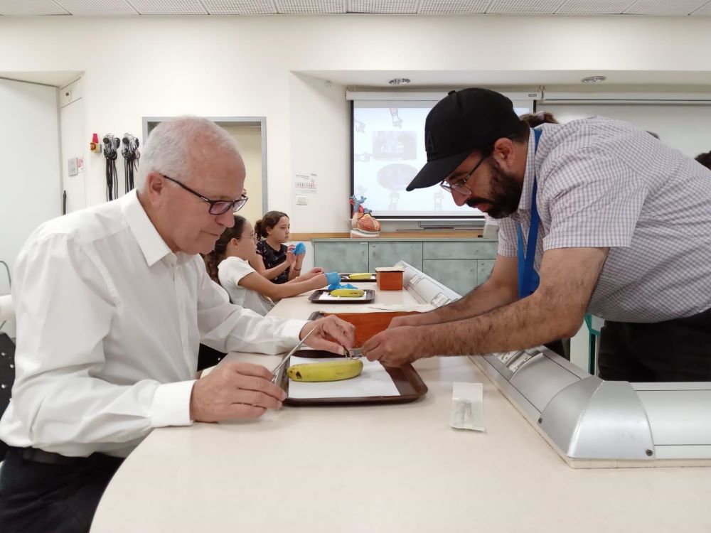 גדי אריאל מנכ"ל משרד המדע ביקור טכנודע חדרה