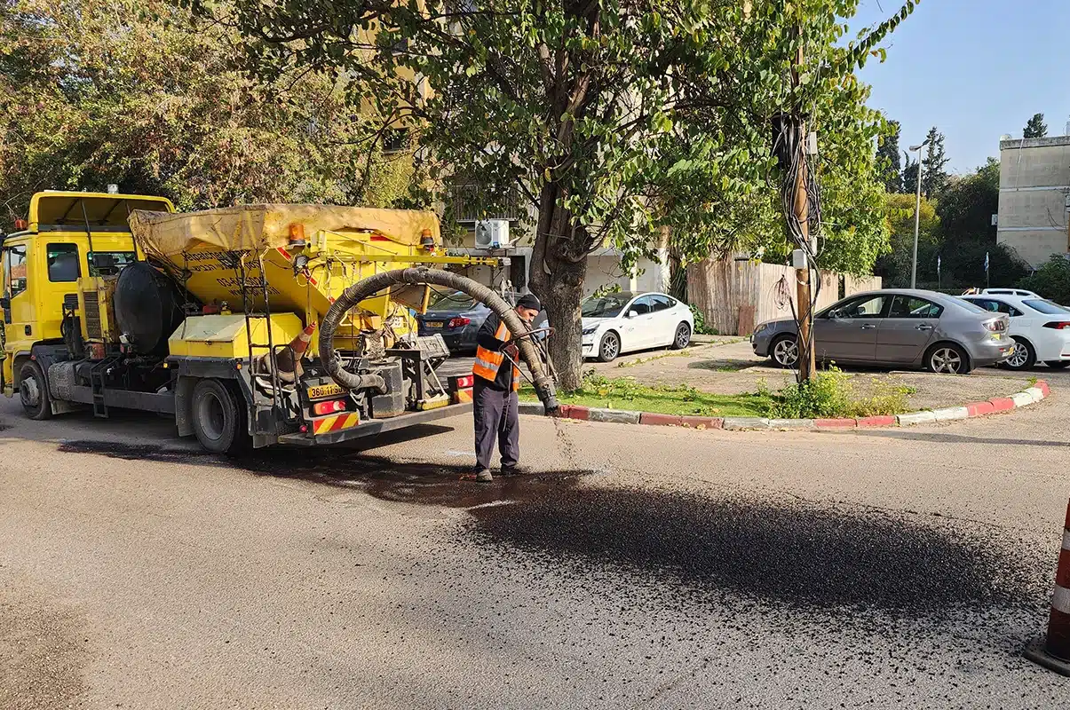 סגירת בורות בפרדס חנה