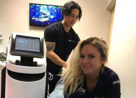סופר אימון EMSCULPT מציע פיסול גוף מהיר, חיזוק שרירים וירידה בשומן. זאת, ללא כאב ובזמן מינימלי. גל און קליניק - חדרה