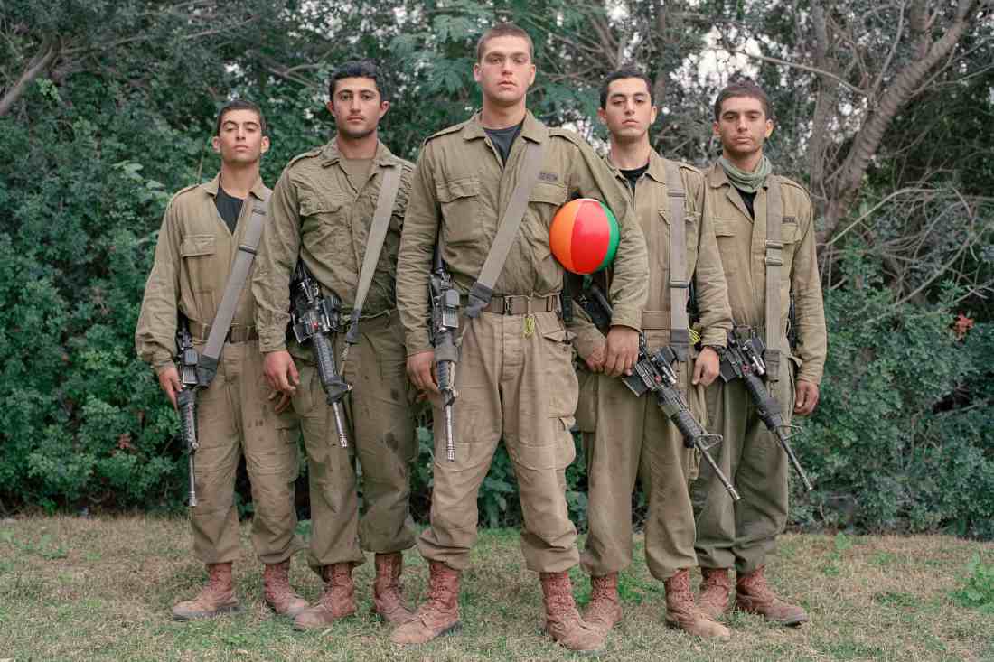 אחת מיצירותיו של מאי גולדשטיין - במסגרת סדרת תצלומים "צלם יחידה".  