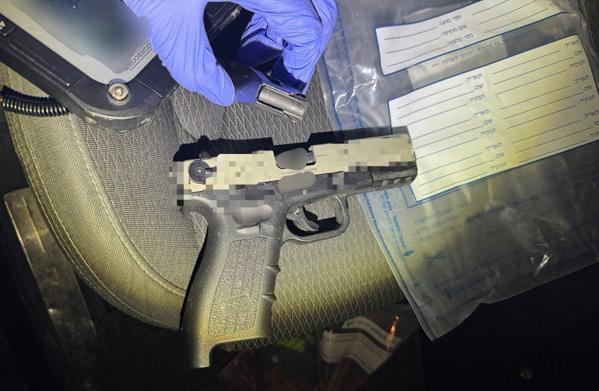 נשק וסכינים