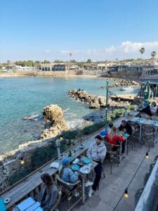 לימאני נוף מחוץ למסעדה