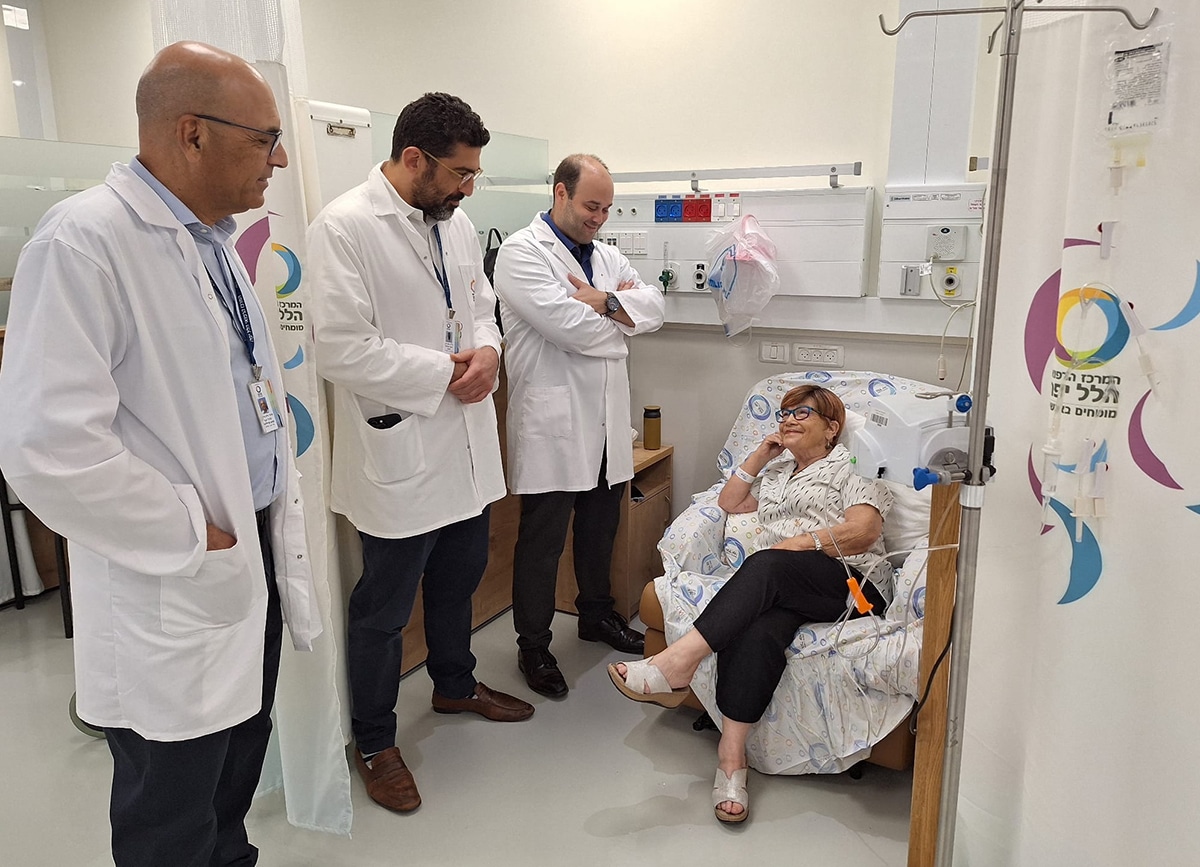 סרטן גרורתי.צוות המנתחים של אגף נשים, יולדות ופיריון יחד עם תמר וילק במכון האונקולוגי