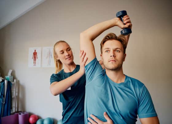 פיזיותרפיסטית