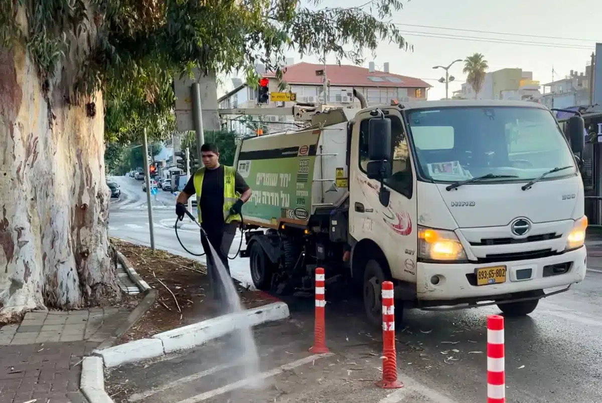 ניקיון לקראת חגי תשרי בחדרה