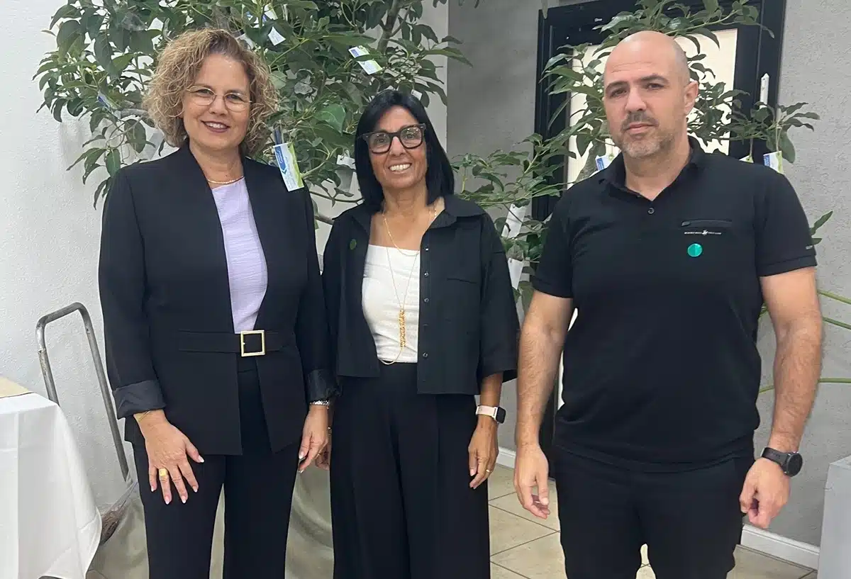 יום אסטרטגיה בשהם. ד"ר תמי פורת-פקר, מנהלת המרכז הרפואי מר יהודה אביצור, מנהל האדמיניסטיבי גב' רונית הר נוי, מנהלת האחיות