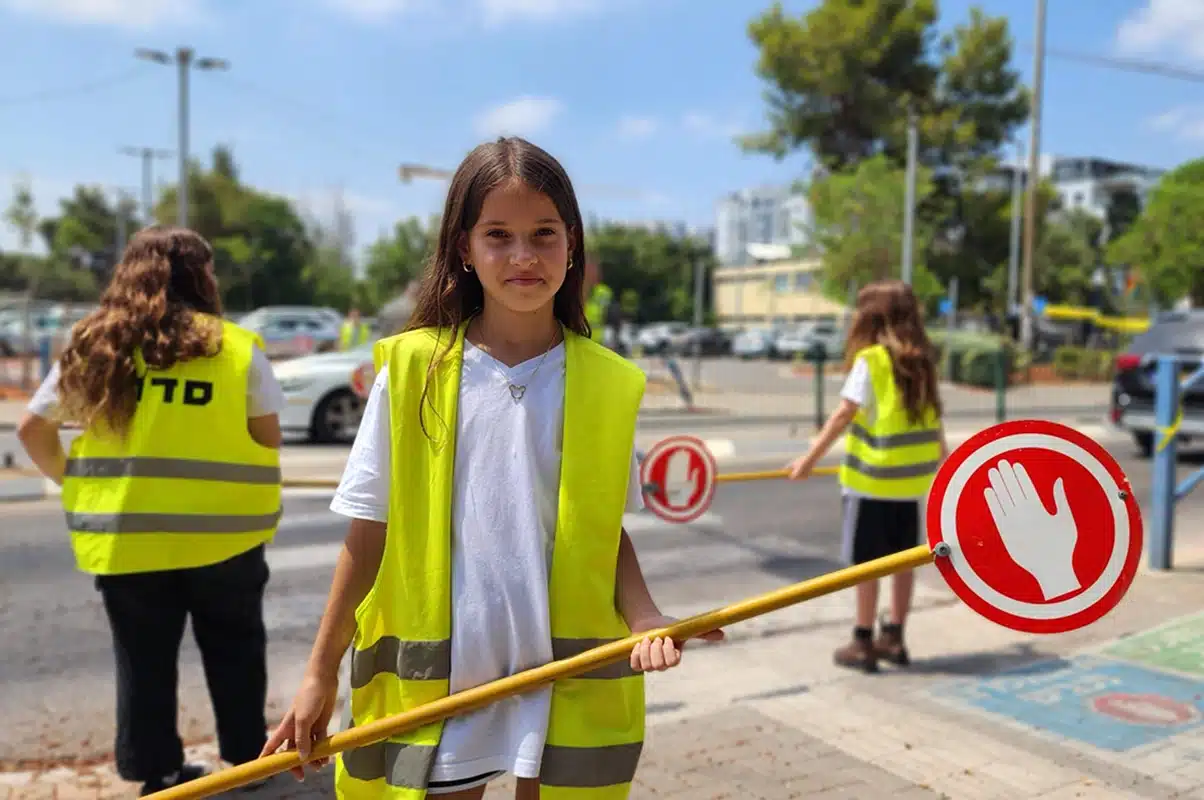 בטיחות בדרכים- אתגר חציית הכביש יוצא לדרך!