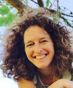 דר ענת לוסקי חמיצר מאוחדת . צילום עצמי