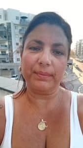 קרן טל. “עגלגלה נוף הגבעה”