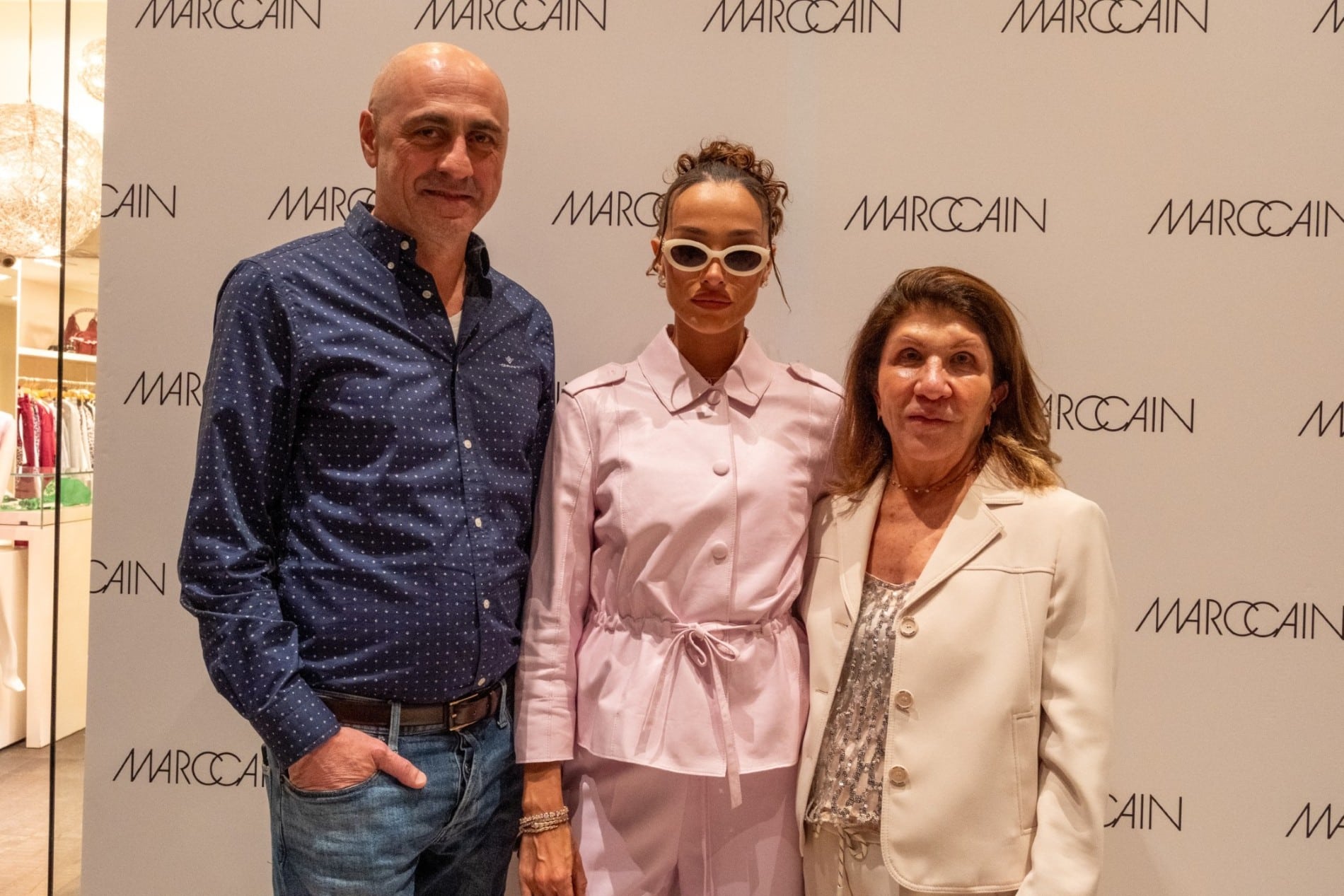 מימין מיכל רייפר עדן פינס ודויד בן משה בקניון עופר רמת אביב צילום שירז רייפר