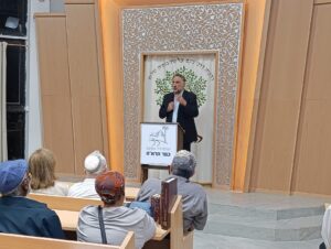 ארון קודש לזכר נופלי 7 באוקטובר